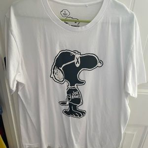Uniqlo x Kaws snoopy peanuts T-shirt